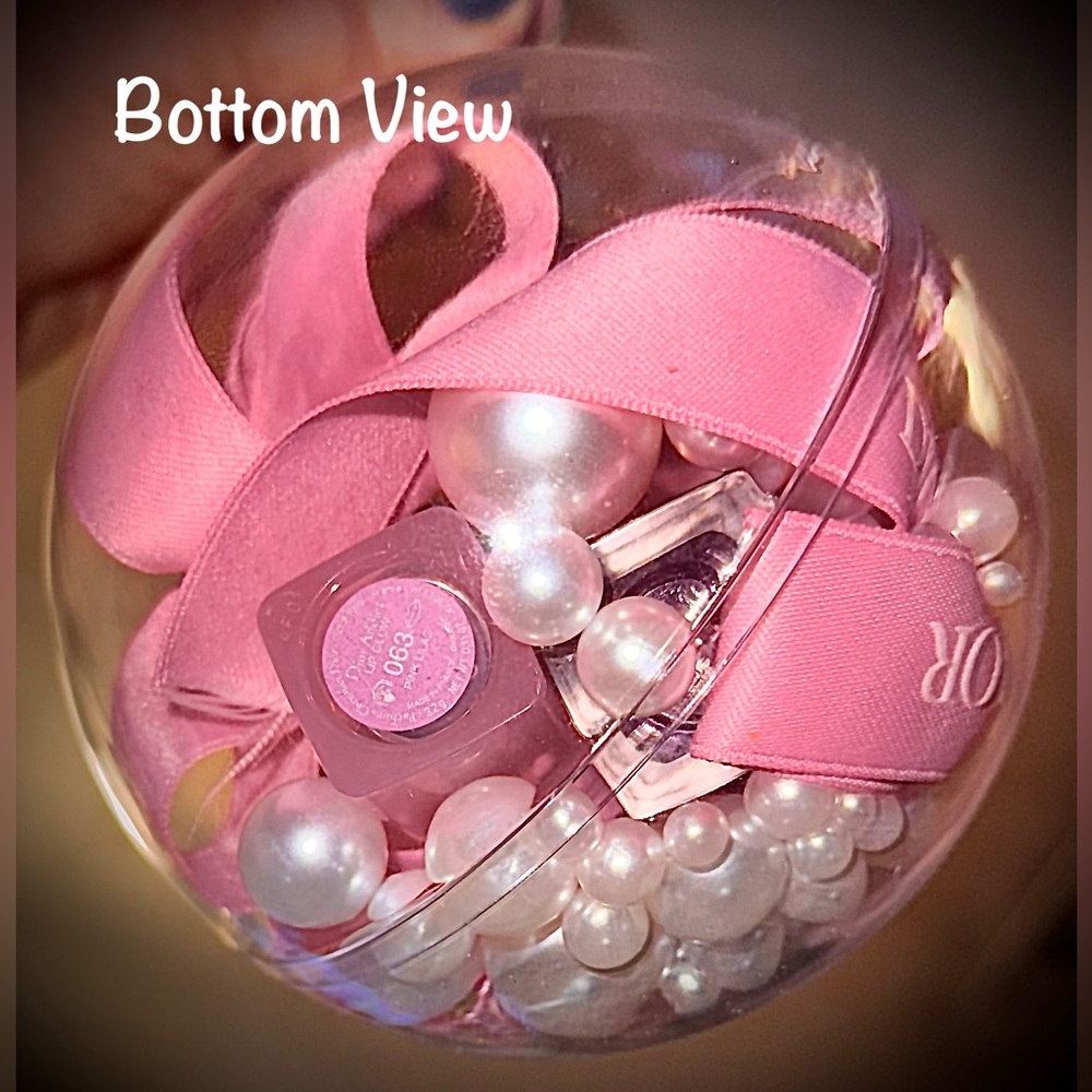 DIOR Lip-pies Ornament - Picture 8 of 8
